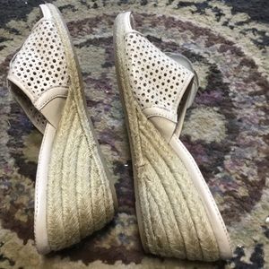 Anne Klein Shoes - Lion 🦁 Wedge Heels 8 Anne Klein Shoes - Lion 🦁 Wedge Heels 8